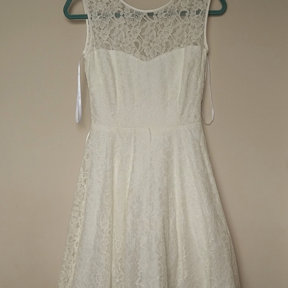 Betsy & Adam Dresses & Skirts - Off-White Flower Printed Dress